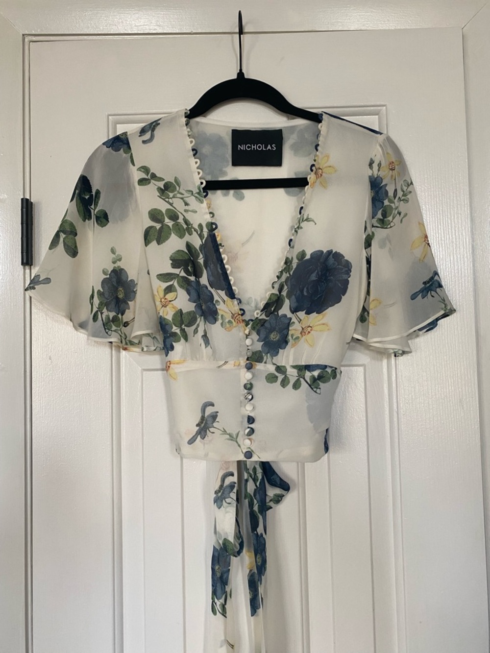 NICHOLAS White Floral Button-Front Tie Crop Top